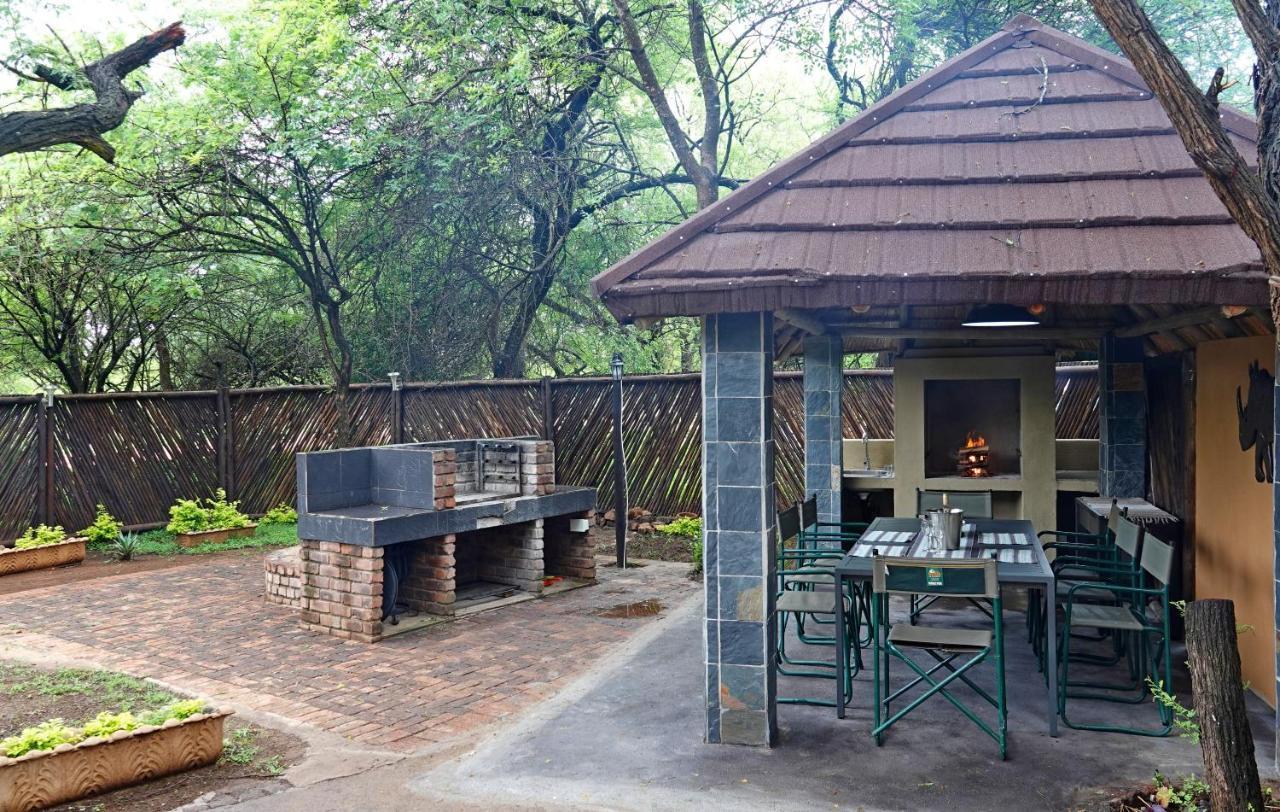 Marloth Park Hippo House Villa Bagian luar foto