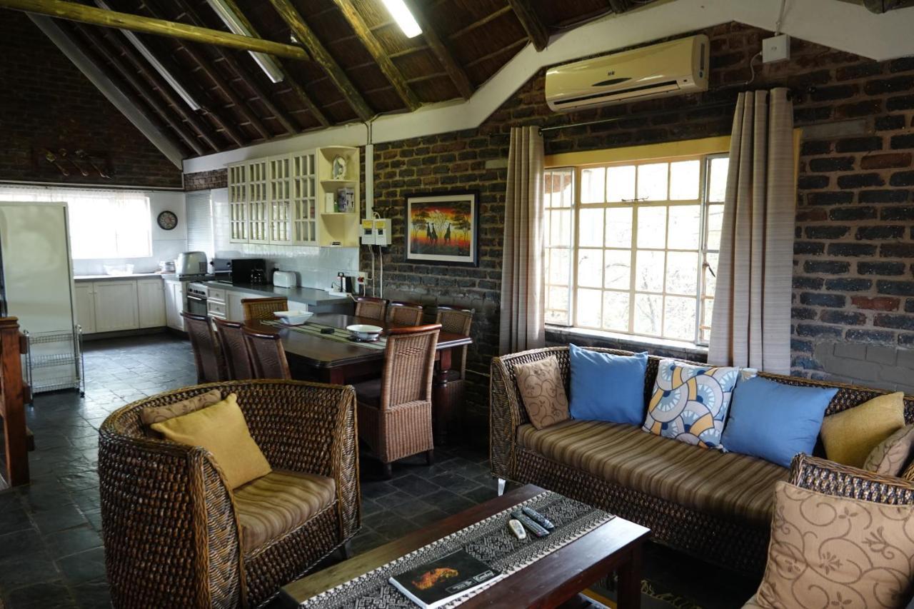 Marloth Park Hippo House Villa Bagian luar foto