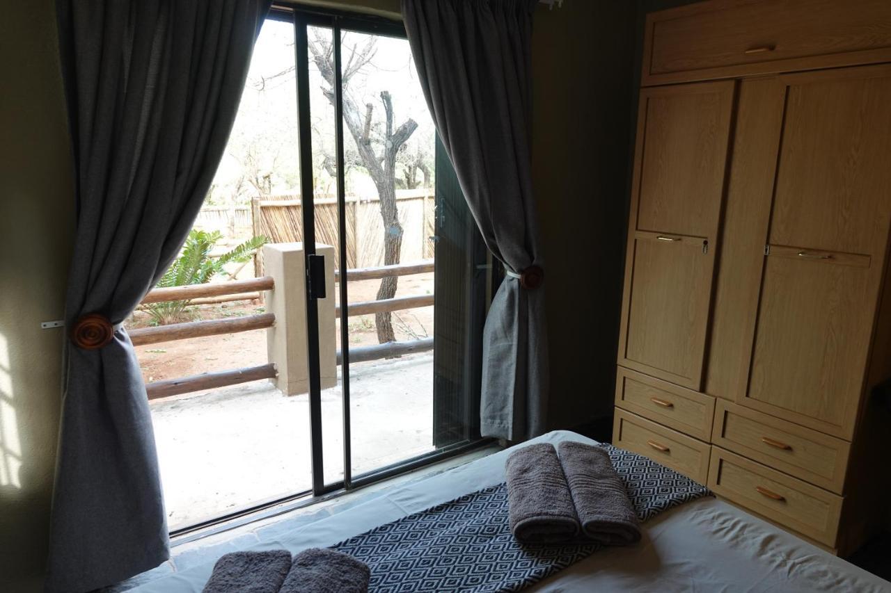 Marloth Park Hippo House Villa Bagian luar foto