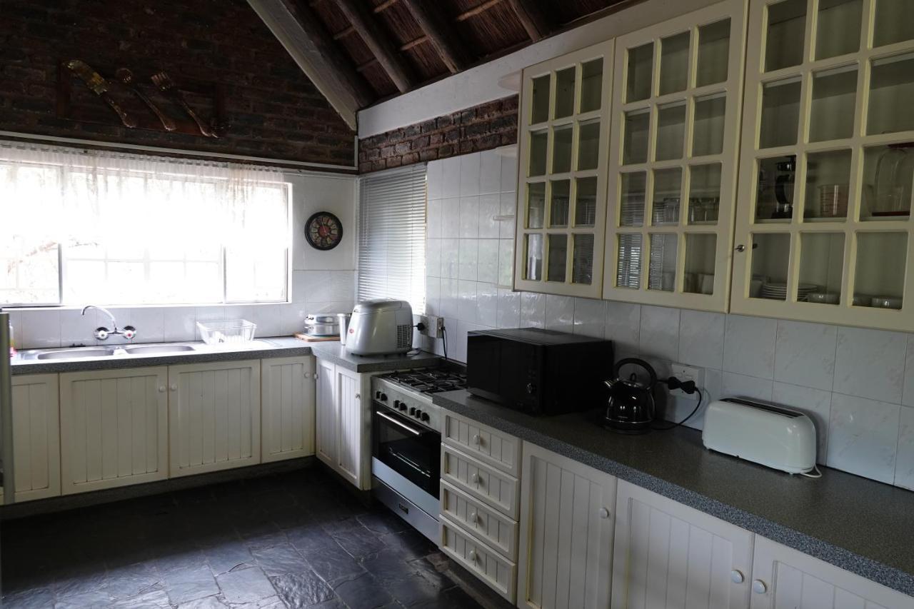 Marloth Park Hippo House Villa Bagian luar foto