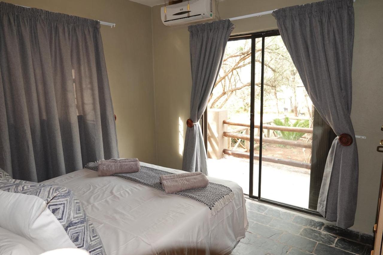 Marloth Park Hippo House Villa Bagian luar foto