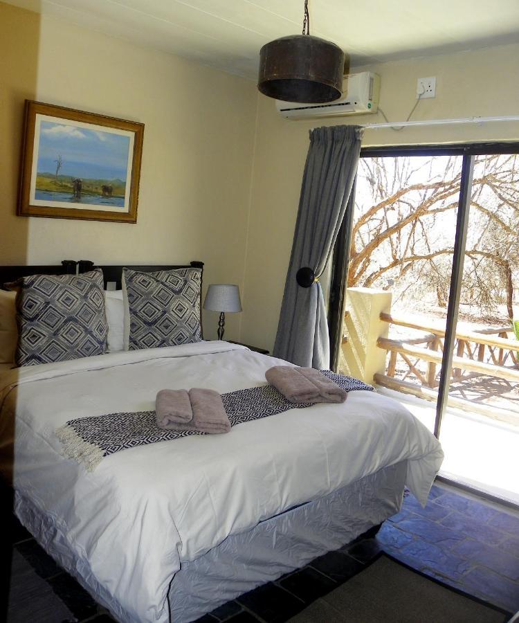 Marloth Park Hippo House Villa Bagian luar foto